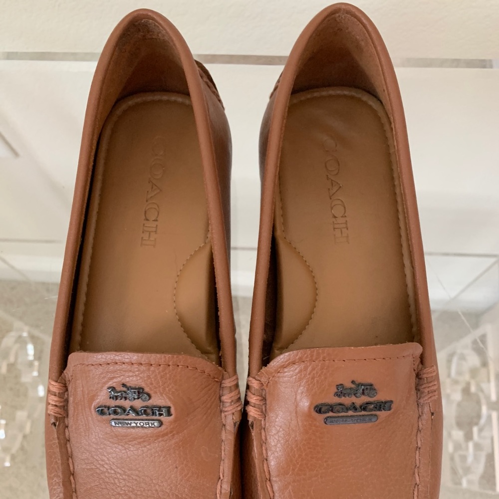 Coach “Mary Lock Up” size 6